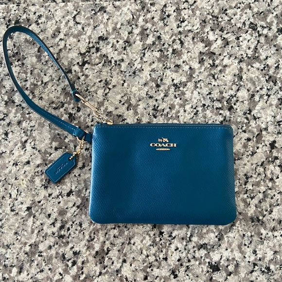 Small Coach wristlet - Picture 4 of 5